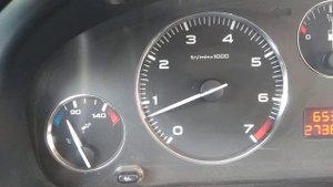 Плавающий холостой ход на Peugeot 406.