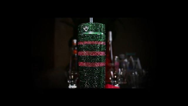 Yolo Expressions' Pink & Green Transitions смотреть онлайн