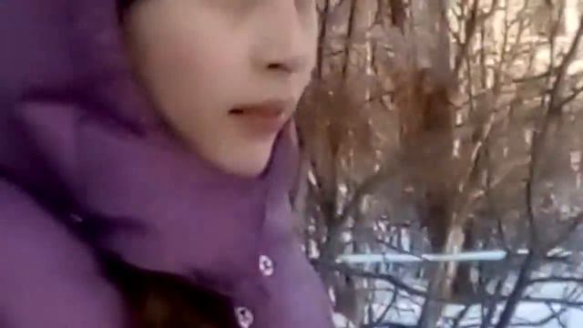 Залезл на дерево малчик? Зачем если вы не залезаете на дерево постовь лайк? смотреть онлайн