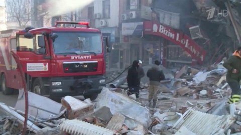В Турции и Сирии число жертв землетрясения приближается к девяти тысячам