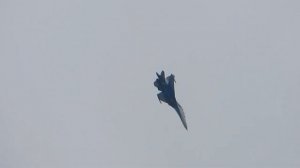 Су - 27. Русские Витязи. Высший пилотаж. Выполнение "колокола" Su - 27 Russian Knights Aerobatics