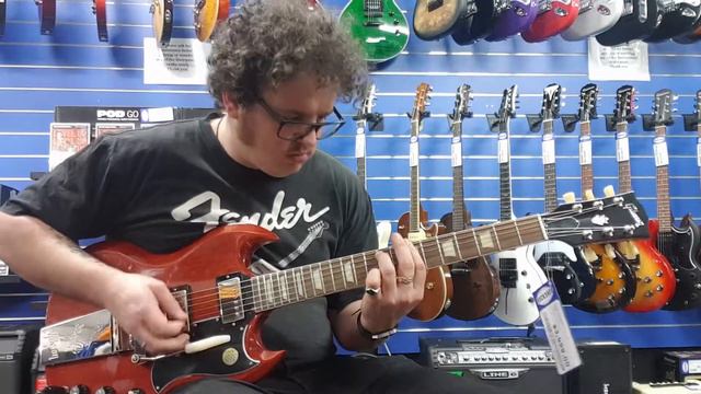 Gibson SG Standard 61 Maestrol Vibrola - Riff of the Day 8th May смотреть онлайн