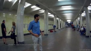 На станциях метро опять появилась реклама // 06.08.2017