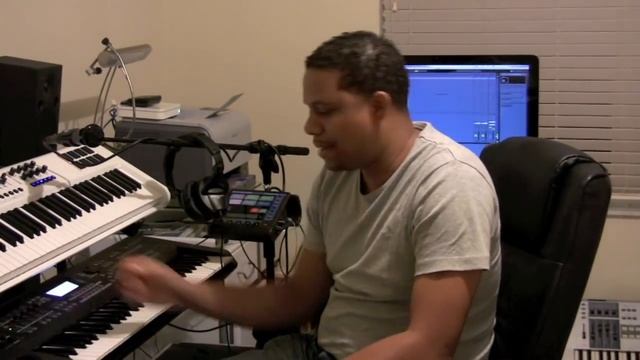 Yamaha MOX6/MOX8 Review :: Playing the Yamaha MOX6 Sound Demo смотреть онлайн