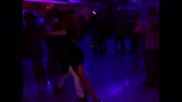 Одна из кизомба вечеринок в «Тумбао» смотреть онлайн