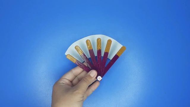 Стало жарко! Как сделать веер из палочек от мороженого #Shorts смотреть онлайн