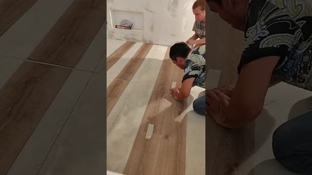Кварц-виниловая плитка. Укладка.