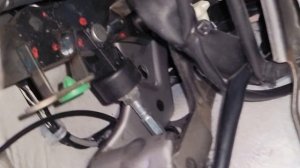 люфт педали сцепления avensis T27