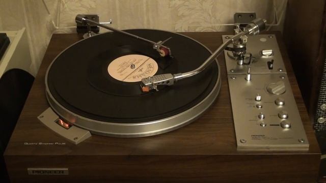 Эдуард Хиль - Не зря тебя назвали "Москвичом", 1973г смотреть онлайн