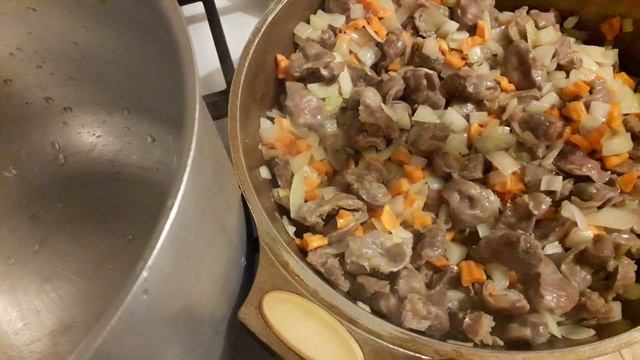 РАГУ С КУРИНЫМИ ЖЕЛУДОЧКАМИ!!! ОЧЕНЬ ВКУСНО!!! смотреть онлайн