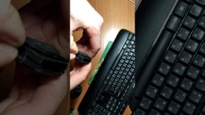 Замена батарейки в брелке от Skoda Oktavia A5.