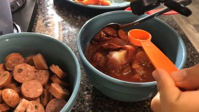 Красная фасоль с острыми колбасками . Slow-Simmered Kidney Beans .