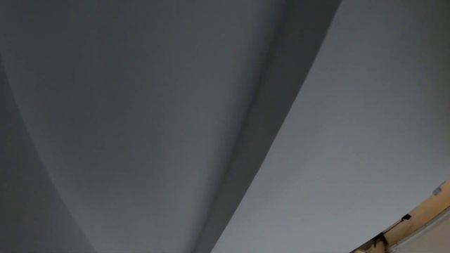 натяжной потолок в гараже .монтаж.глянцевый натяжной потолок 18+