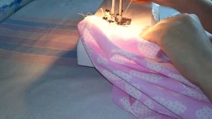 МАСТЕР-КЛАСС!!! Как быстро сшить простынь на резинке в детскую кроватку