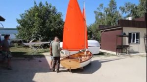 Гафельный швертбот "Карась" (на суше)