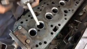 МТЗ- ЮМЗ. Ремонт головки блока .