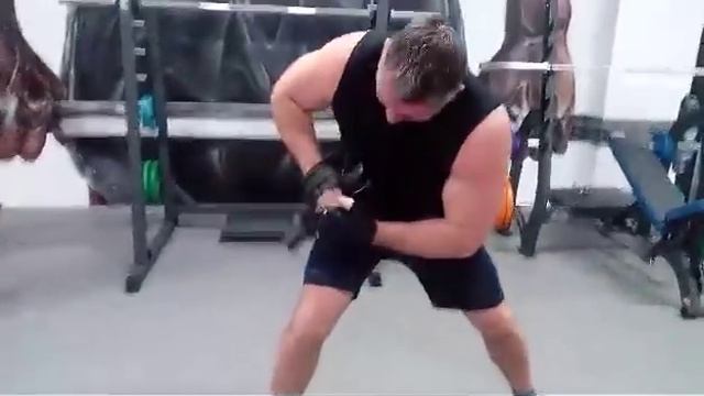 Просто скрутил лопату в трубочку смотреть онлайн