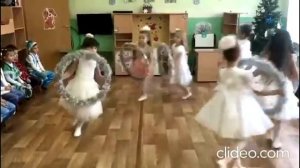 "Снежинки с обручами"