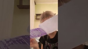 распаковка бумажного 15 Айфона