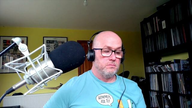 Affordable Fender / Squier Precision Bass Blind Test. Five basses!! смотреть онлайн