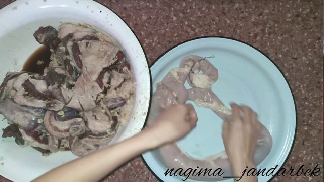 Жылқы етінен қазы. Қазы айналдыру. Казы колбаса из конины смотреть онлайн