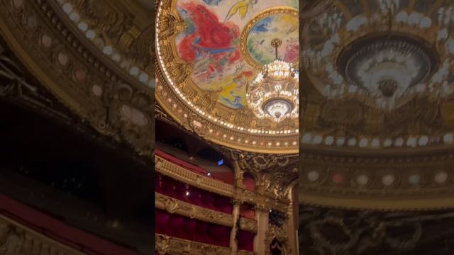 Вестибюль Парижской оперы