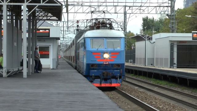 Электровоз ЧС6 - 022 с двухэтажным поездом Москва - Санкт-Петербург смотреть онлайн