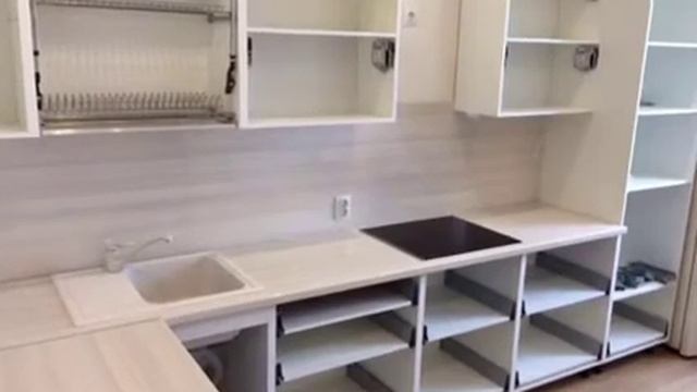 КУХНЯ С ФАСАДАМИ МДФ ЭМАЛЬ RAL С ИНТЕГРИРОВАННОЙ РУЧКОЙ смотреть онлайн