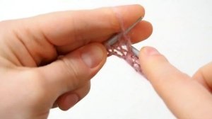 Вяжем шапку спицами из мохера. САМЫЙ ЛЕГКИЙ способ вязания АНГЛИЙСКОЙ РЕЗИНКИ