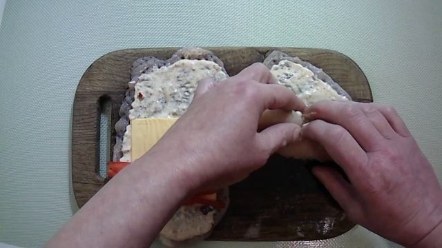 Куриные РУЛЕТИКИ с Сыром и Болгарским перцем / Шикарная ЗАКУСКА для Новогоднего стола смотреть онлайн