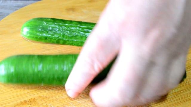 Витаминный салат из молодой капусты, огурца и редиса. Салат без майонеза. Вкусный рецепт.