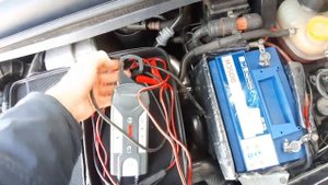 Заряжаем bosch s4 зарядным C3
