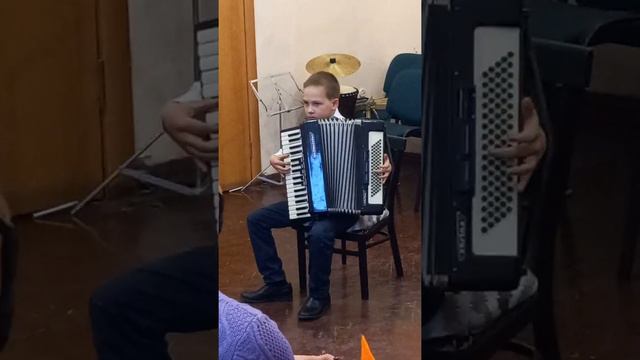 Михаил 1 класс аккордеон "На сопках манжури"