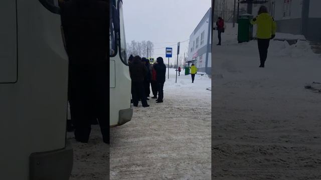 Автовокзал "Щербинки" крышуют чурки.