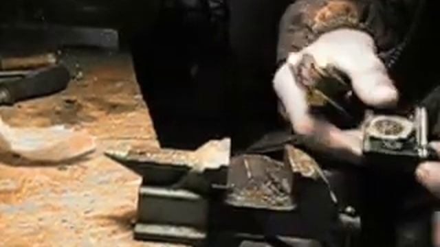 Счётчик моточасов от КАЙО 140. Меняем батарейку. Часть 1 смотреть онлайн