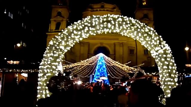 Рождественские распродажи.Площадь святого Иштвана.Будапешт смотреть онлайн