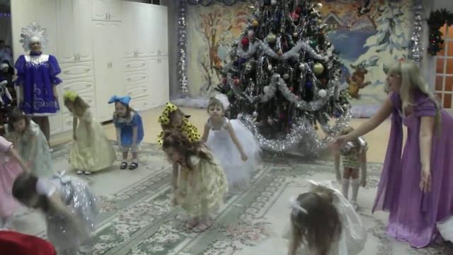 Елка в детском саду "Игрушка" смотреть онлайн