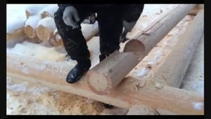 Вырубка продольного паза в бревне.wmv