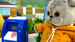 Новая кровать для Басика. Шоу про мягкую игрушку кот Басик (Basik). Видео для детей с игрушками