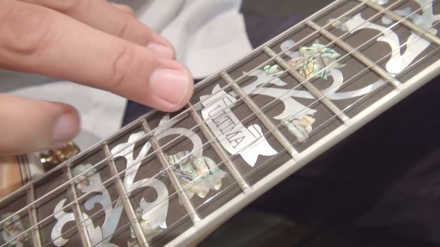 【池部楽器店】Gibson Custom Crimson Les Paul Ultima Tree of Life 5A Quilt Maple Top смотреть онлайн