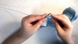 Шарф укороченными поворотными рядами из секционной пряжи