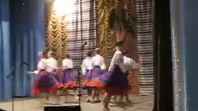 Полька з витрибеньками.AVI смотреть онлайн