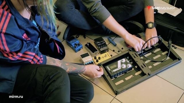 Никита Марченко и Юрий Малеев собирают педалборд Rockboard
