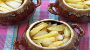 Свинина с картошкой в горшочках