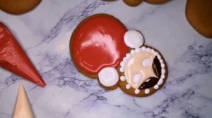 Неваляшка ? Имбирный пряник.