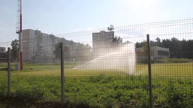 ФОК Салютулица Парковая.Полив газона поля.1