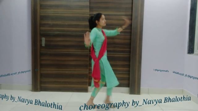 Kyu khadi khadi Tu Hale ||dance video 2020 || ft.Navya bhalothia смотреть онлайн