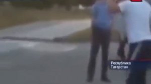 Драка на улице. Каратист против ментов