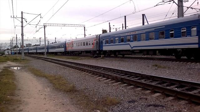 Пассажирский поезд Санкт-Петербуг - Москва едет в Сочи в 2012 году
