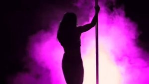 Crazy Horse Show Lisa Blackpink Paris